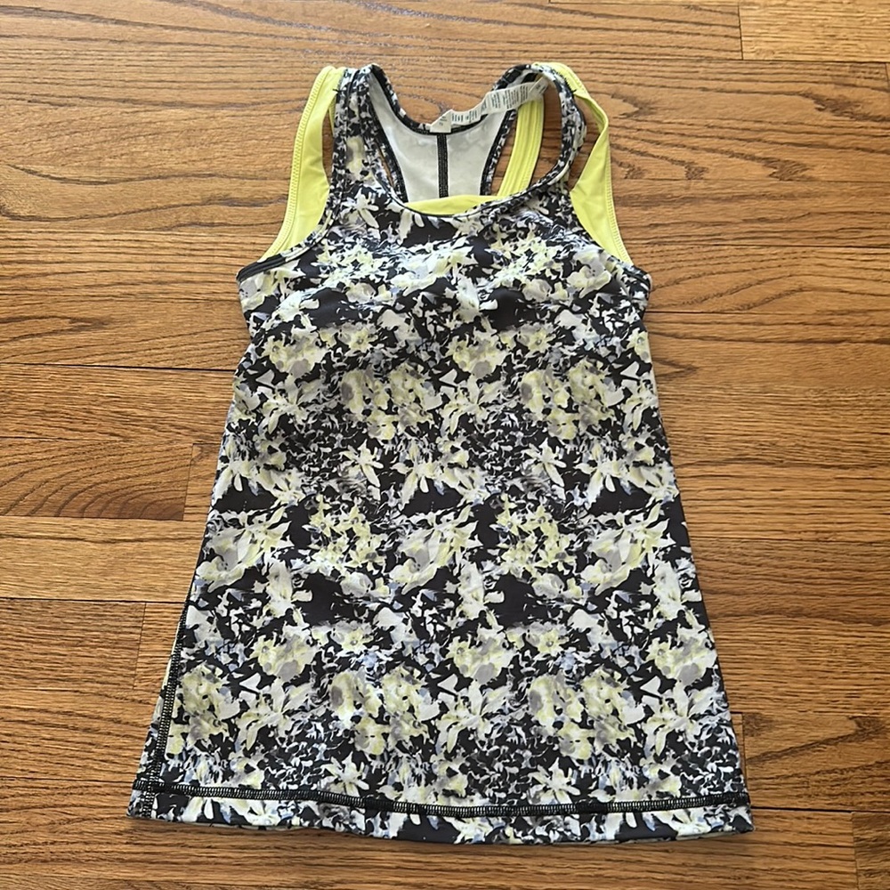 Lululemon Size 2 Inspiration Tank Crosscourt Petal Black/Clarity Yellow